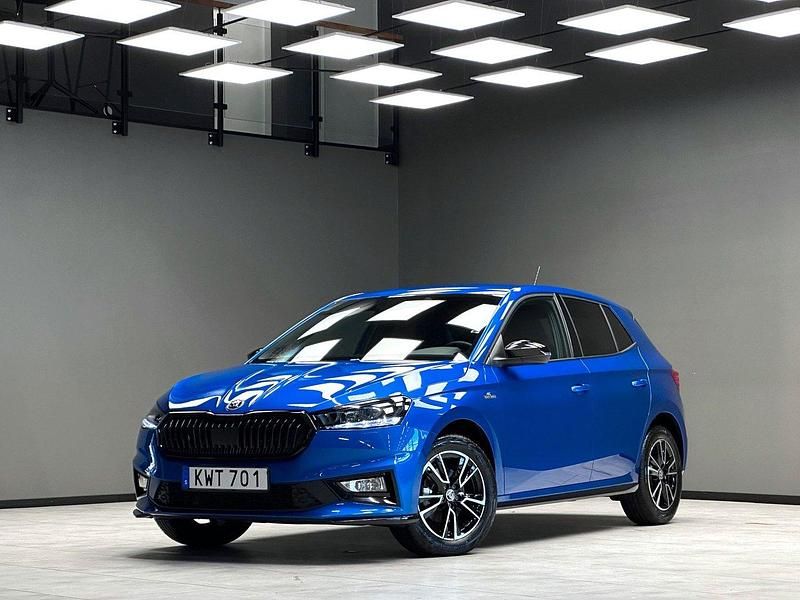 Blå Begagnad 2023 Skoda Fabia Comfort Halvkombi | 239 900 kr (Lite dyr) - Bild 1/3