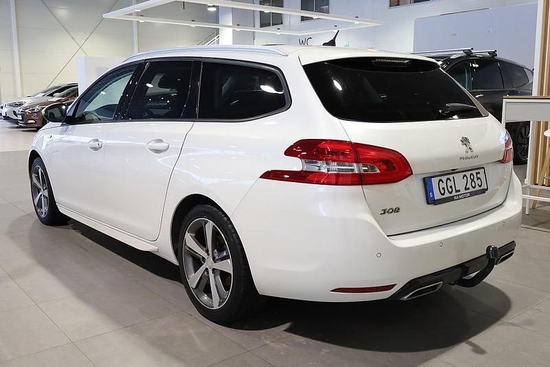 Begagnad Peugeot 308 SW Active 110 HK (80 kW) 2016 Vit Kombi