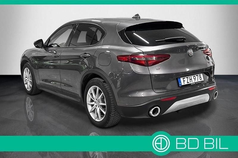 Begagnad Alfa Romeo Stelvio 190 HK (139 kW) 2021 Gråmetallic SUV