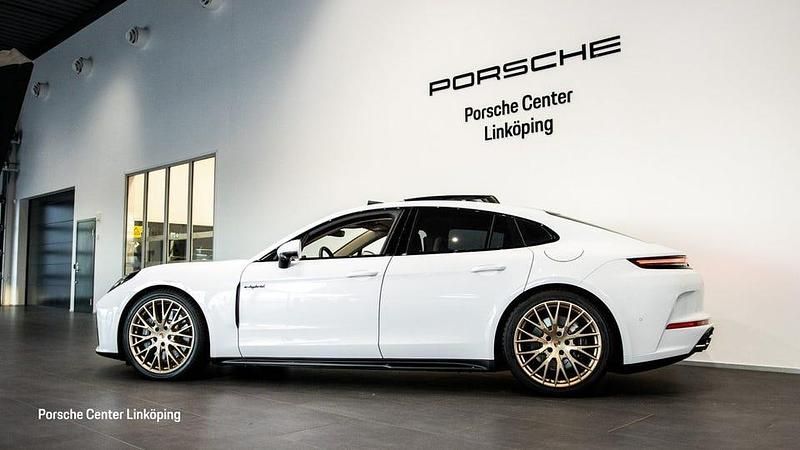 Begagnad Porsche Panamera 4 471 HK (346 kW) 2024 Vit Sedan