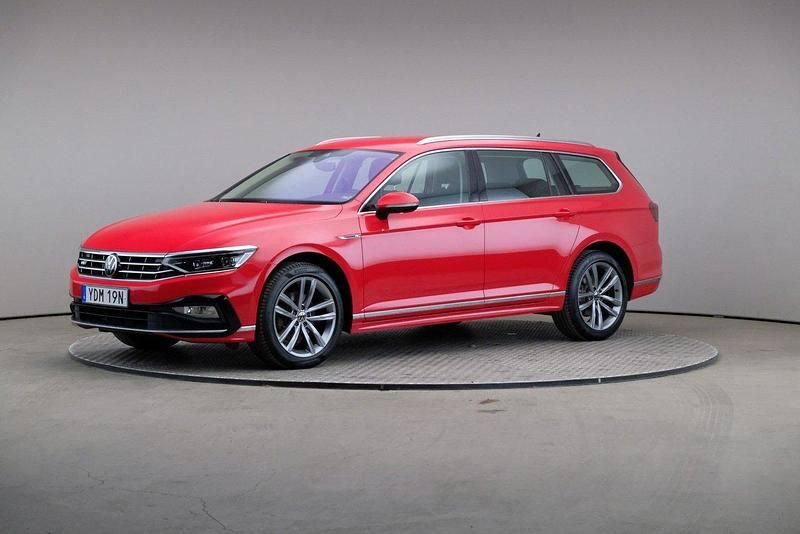 Röd Begagnad 2020 VW Passat Executive Kombi | 279 000 kr (Marknadspris) - Bild 1/4