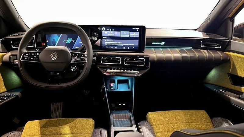 Ny Renault R5 Iconic 11 kW (15 HK) 2025 Gul Halvkombi