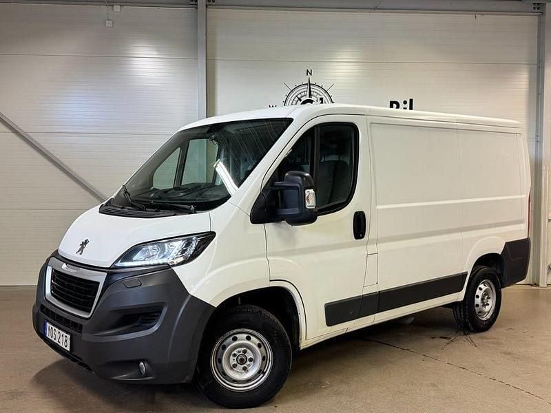 Vit Begagnad 2018 Peugeot Boxer Van | 139 900 kr (Superpris) - Bild 1/4