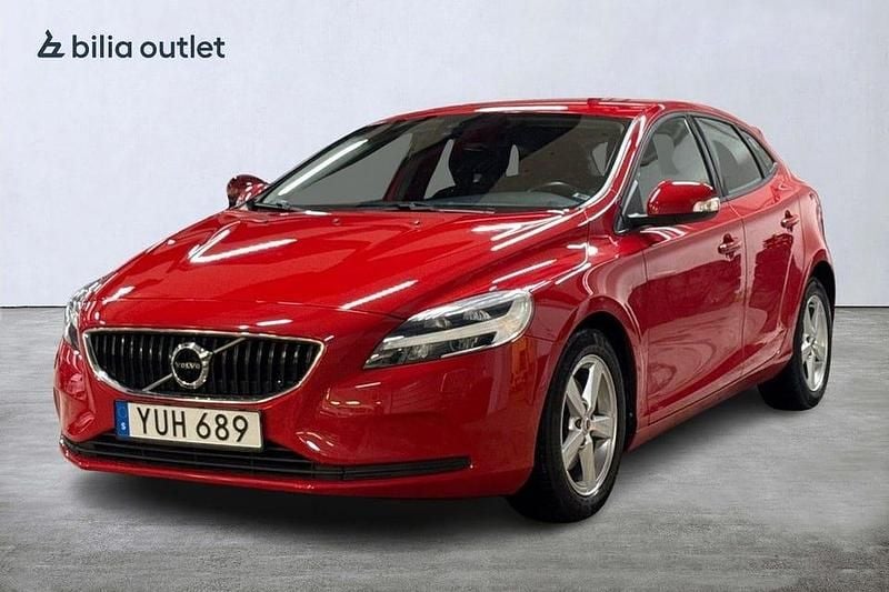 Begagnad Volvo V40 Business Edition 152 HK (111 kW) 2017 Röd Halvkombi