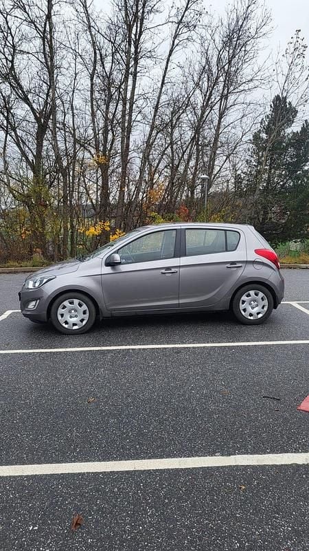 Begagnad Hyundai i20 101 HK (74 kW) 2013 Halvkombi