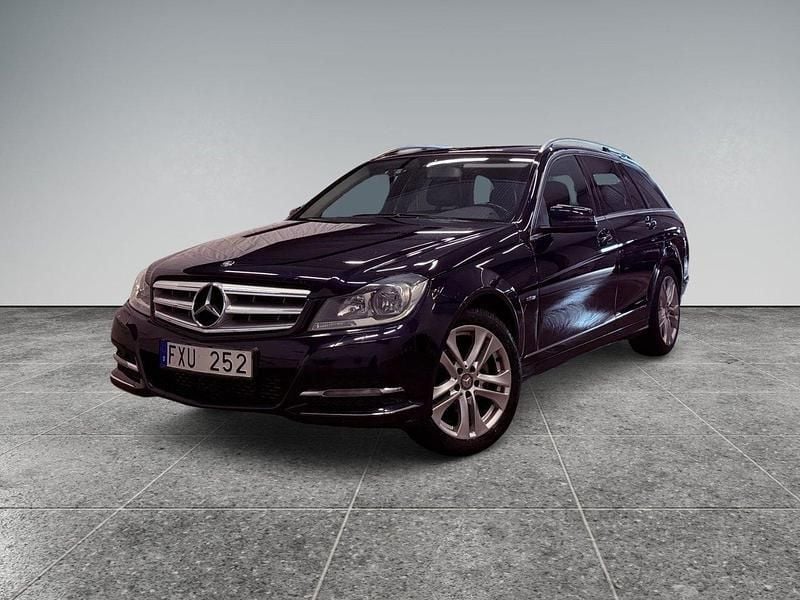 Mörkblå Begagnad 2011 Mercedes C180 Avantgarde Kombi | 105 000 kr (Marknadspris) - Bild 1/4