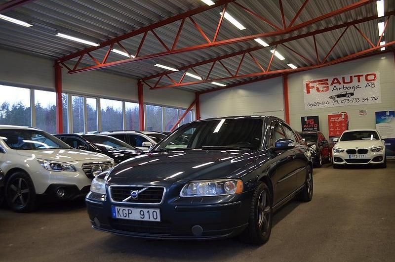 Begagnad Volvo S60 Momentum 209 HK (153 kW) 2006 Blå Sedan
