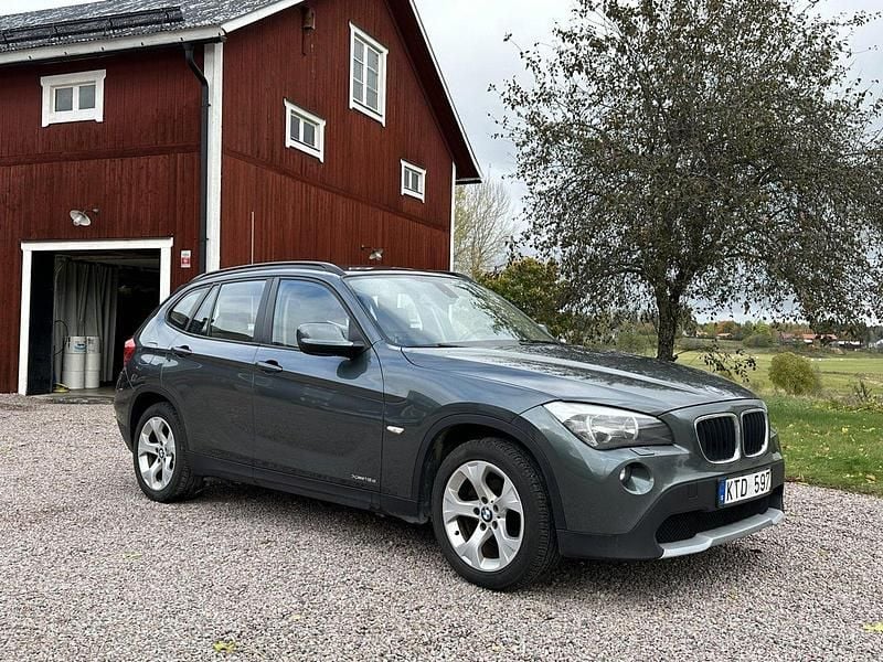Grön Begagnad 2010 BMW X1 SUV | 69 000 kr (Superpris) - Bild 1/4