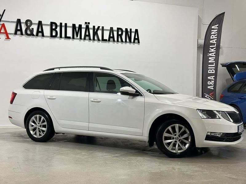Begagnad Skoda Octavia Ambition 116 HK (85 kW) 2017 Vit Kombi