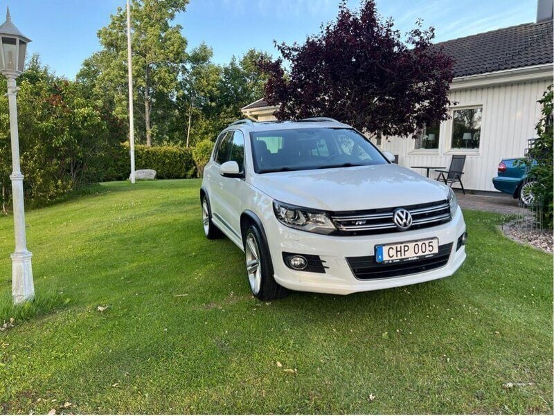 Vit Begagnad 2015 VW Tiguan Sportline SUV | 135 000 kr (Bra pris) - Bild 1/4
