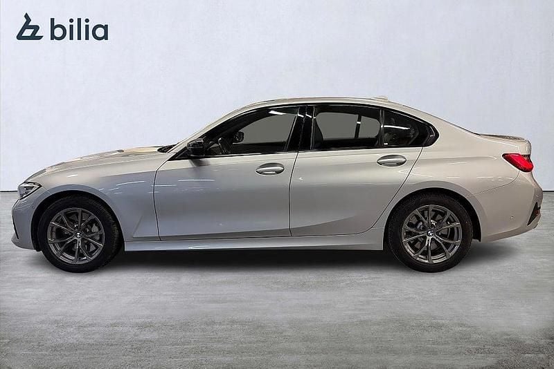 Begagnad BMW 330 Sport Line 258 HK (189 kW) 2019 Silver Sedan