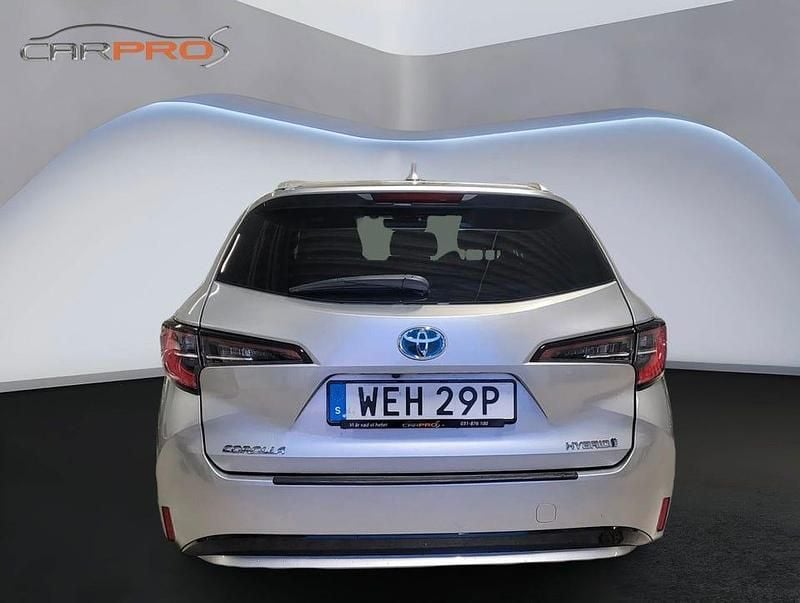 Begagnad Toyota Corolla Style 123 HK (90 kW) 2022 Silver Kombi
