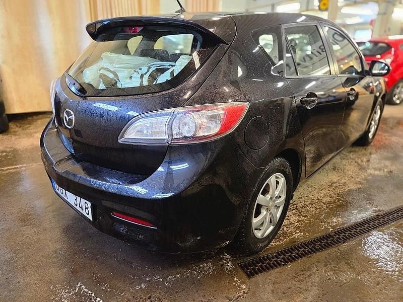Begagnad Mazda 3 Inclusive 109 HK (80 kW) 2010 Svart Halvkombi