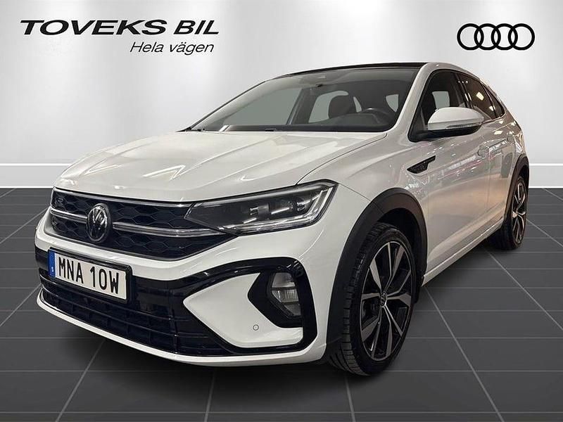 Vit Begagnad 2022 VW Taigo R-line SUV | 229 000 kr (Marknadspris) - Bild 1/4