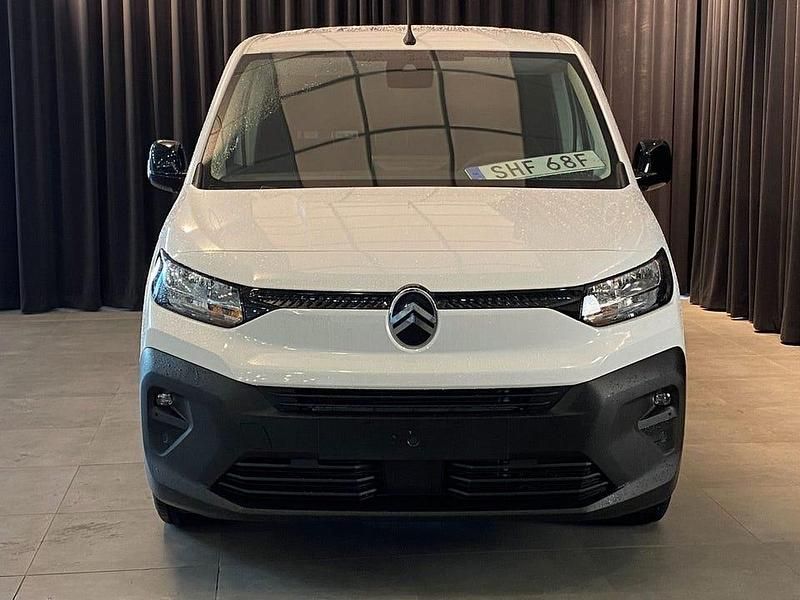 Begagnad Citroën Berlingo 131 HK (96 kW) 2024 Vit Minibuss