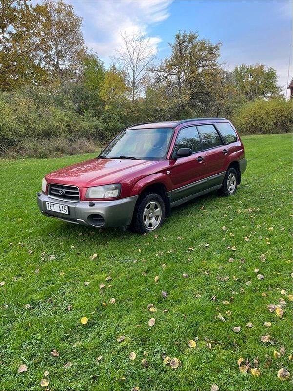 Röd Begagnad 2003 Subaru Forester SUV | 16 500 kr (Superpris) - Bild 1/4