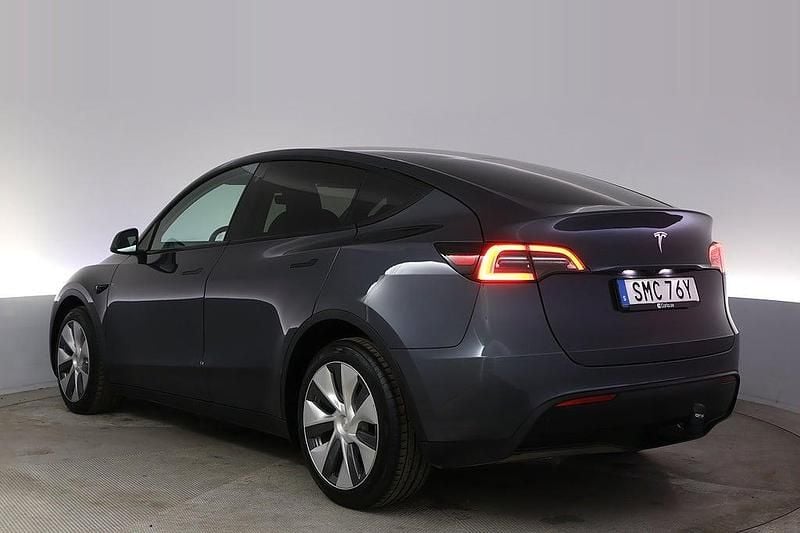 Begagnad Tesla Model Y Long Range AWD 378 kW (514 HK) 2022 Grå SUV