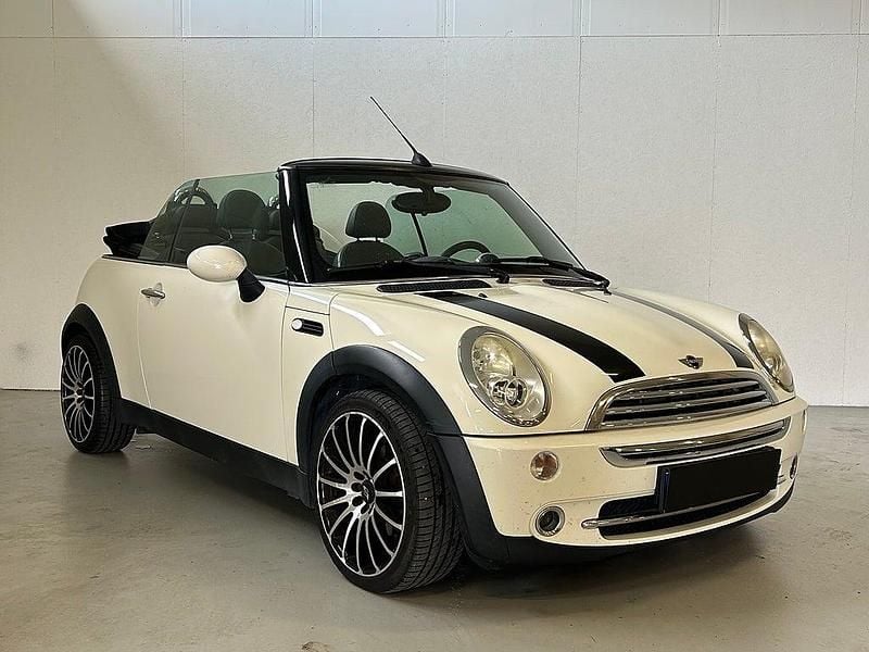 Begagnad Mini Cooper Cabriolet 116 HK (85 kW) 2008 Vit Cab