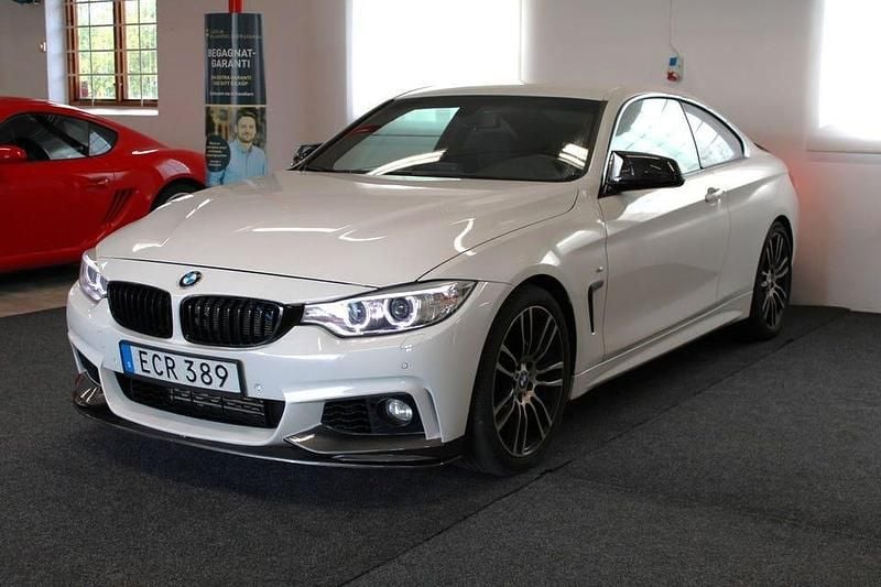 Vit Begagnad 2014 BMW 428 M Sport Sportkupé | 249 900 kr (Marknadspris) - Bild 1/4