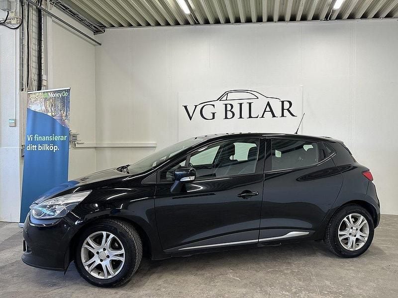 Svart Begagnad 2015 Renault Clio IV Halvkombi | 59 900 kr (Lite dyr) - Bild 1/4
