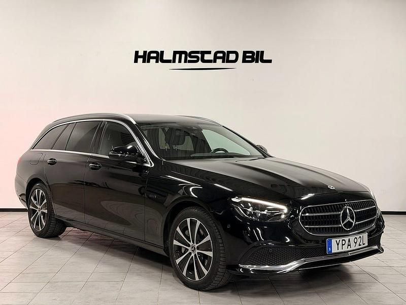 Svart Begagnad 2021 Mercedes E300 | 324 500 kr (Bra pris) - Bild 1/4