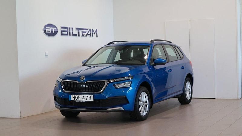Blå Begagnad 2023 Skoda Kamiq Ambition SUV | 259 900 kr (Marknadspris) - Bild 1/4