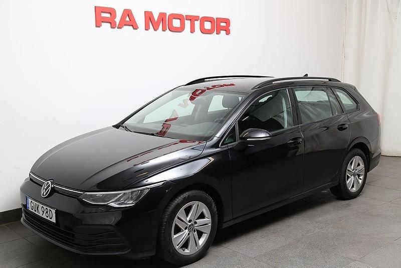 Svart Begagnad 2022 VW Golf VIII Kombi | 218 800 kr (Superpris) - Bild 1/3