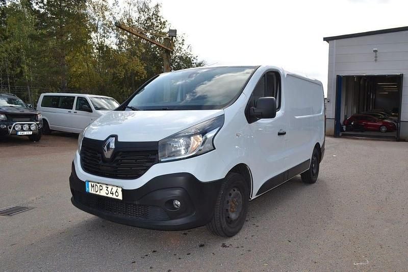 Vit Begagnad 2016 Renault Trafic Minibuss | 99 900 kr (Bra pris) - Bild 1/4