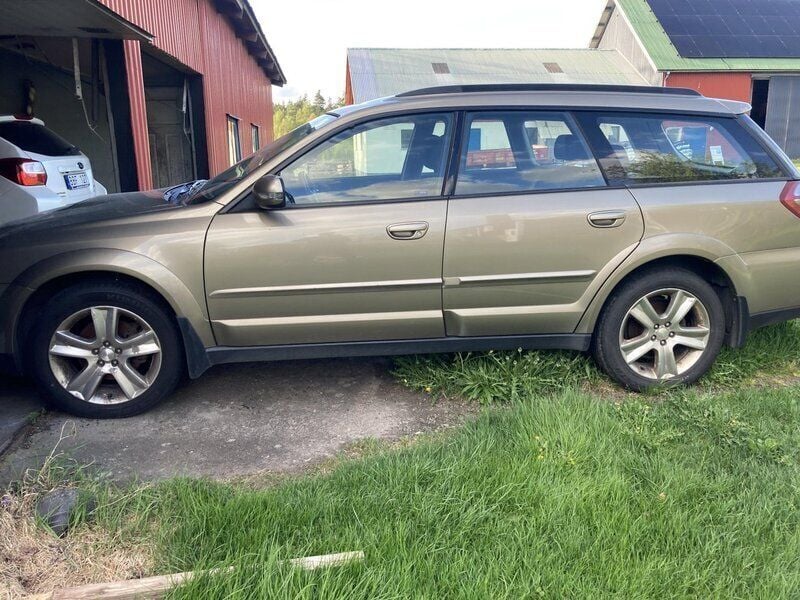 Gul Begagnad 2008 Subaru Outback SUV | 5 000 kr (Superpris) - Bild 1/1