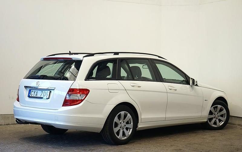 Begagnad Mercedes C180 Avantgarde 156 HK (114 kW) 2010 Vit Kombi