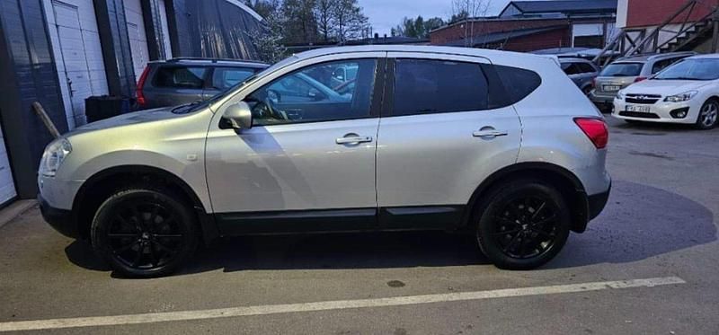 Silver Begagnad 2009 Nissan Qashqai SUV | 30 000 kr (Superpris) - Bild 1/4