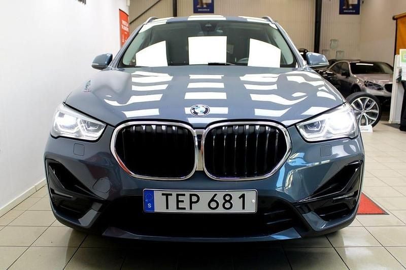 Begagnad BMW X1 Sport Line 220 HK (161 kW) 2021 Grå SUV