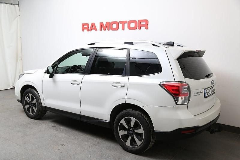 Begagnad Subaru Forester 150 HK (110 kW) 2019 Christel white pearl SUV