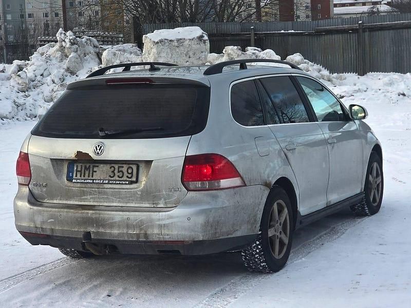 Begagnad VW Golf VI 105 HK (77 kW) 2008 Silver Halvkombi