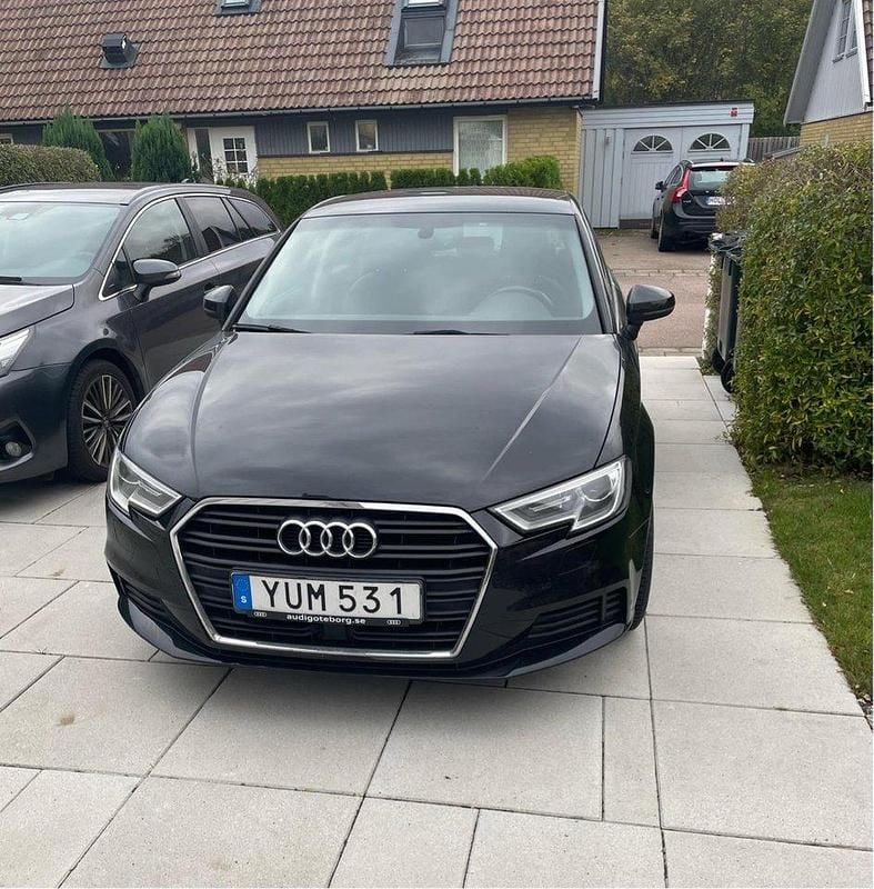 Svart Begagnad 2019 Audi A3 Sportback Proline Halvkombi | 170 000 kr (Bra pris) - Bild 1/1