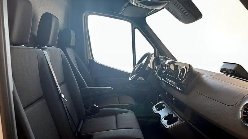 Begagnad Mercedes E-Sprinter 150 kW (204 HK) 2024 Vit (white) Van