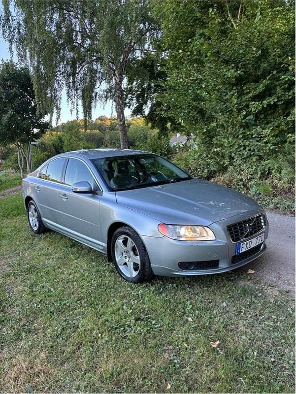 Silver Begagnad 2008 Volvo S80 Summum Sedan | 74 900 kr (Marknadspris) - Bild 1/4