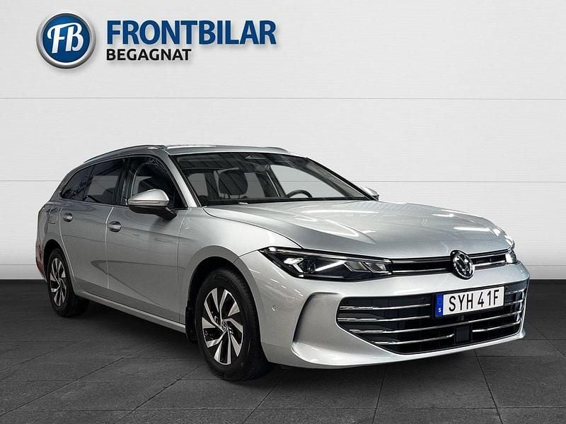 Silver Begagnad 2024 VW Passat Business Kombi | 349 900 kr (Lite dyr) - Bild 1/3