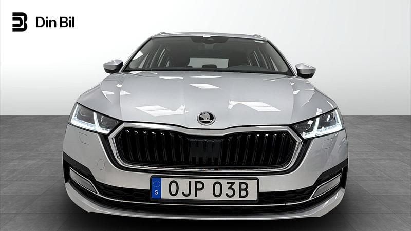 Begagnad Skoda Octavia 150 HK (110 kW) 2024 Silver Kombi