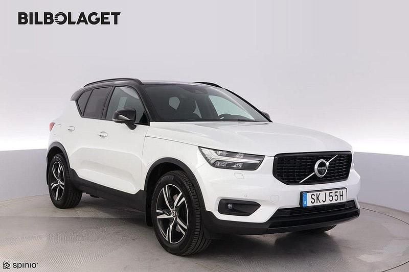 Vit Begagnad 2019 Volvo XC40 R-Design SUV | 309 800 kr (Marknadspris) - Bild 1/4