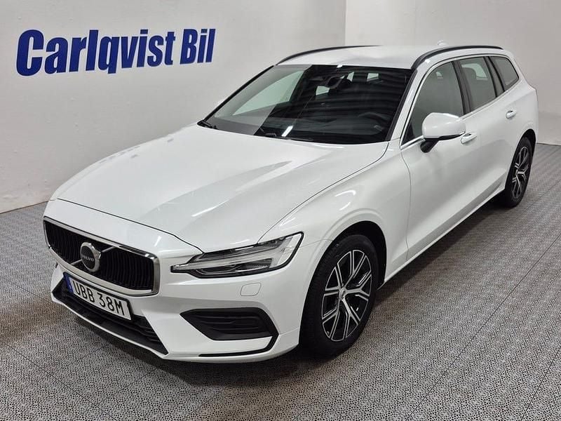 Crystal white metallic Begagnad 2023 Volvo V60 Core Kombi | 335 000 kr (Bra pris) - Bild 1/4