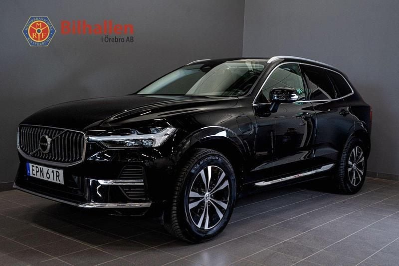 Svart Begagnad 2022 Volvo XC60 Core SUV | 449 900 kr (Bra pris) - Bild 1/4