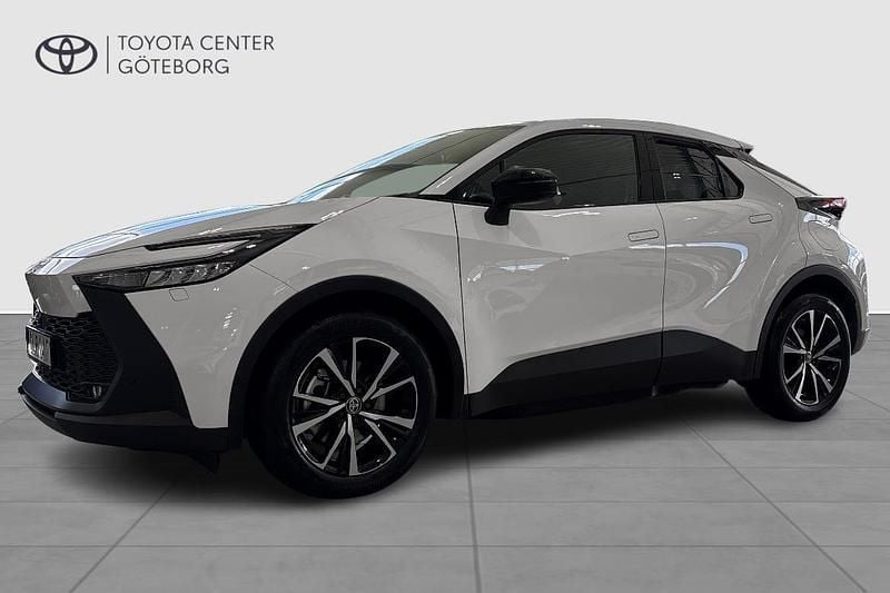 Begagnad Toyota C-HR Style 226 HK (166 kW) 2024 Vit SUV