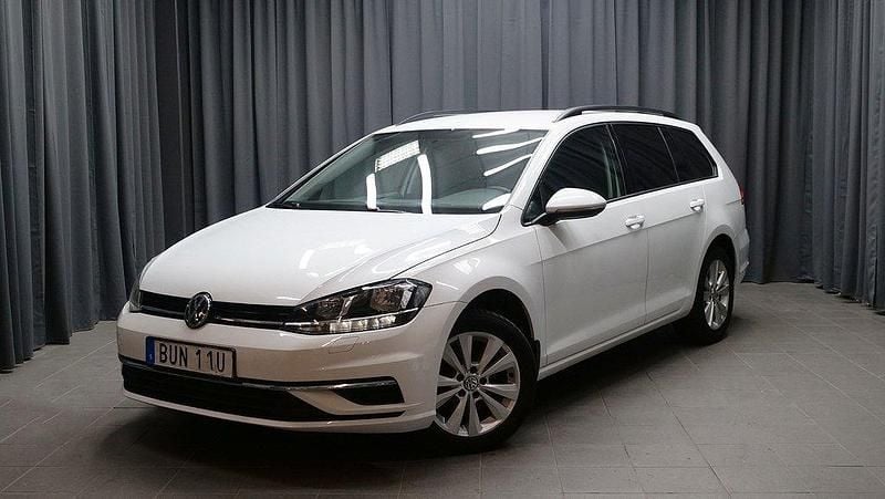 Vit Begagnad 2019 VW Golf VII Kombi | 119 000 kr (Bra pris) - Bild 1/4