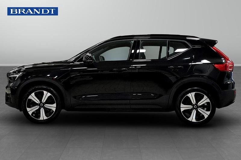 Begagnad Volvo XC40 Single Motor 175 kW (238 HK) 2023 Svart SUV