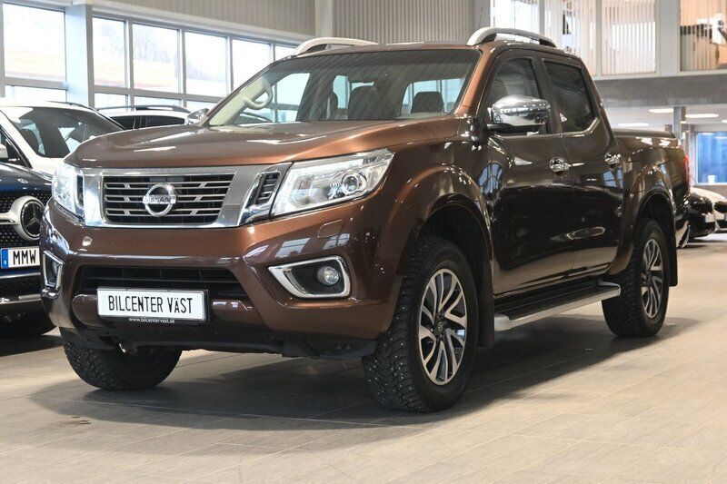 Brun Begagnad 2016 Nissan Navara Tekna Pickup | 229 000 kr (Marknadspris) - Bild 1/4