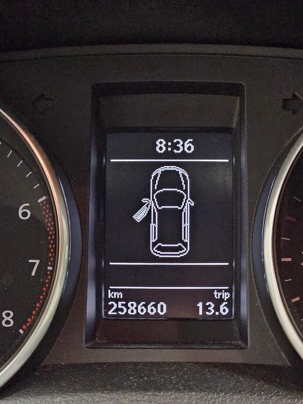 Begagnad VW Golf VI 102 HK (75 kW) 2011 Halvkombi