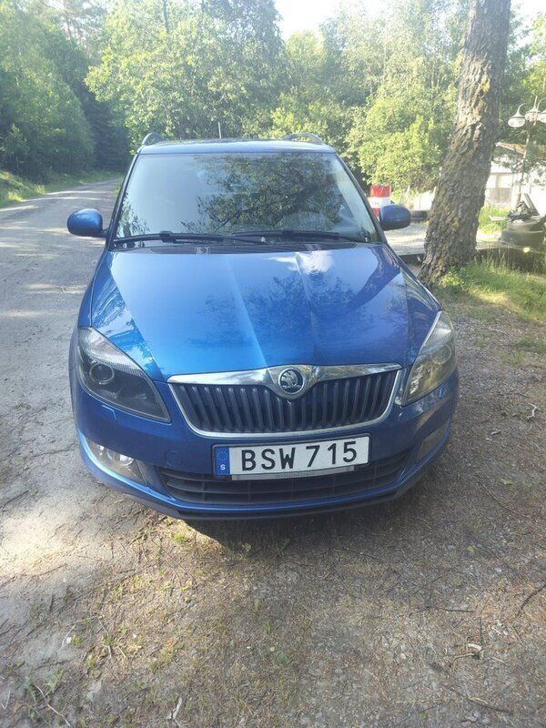 Blå Begagnad 2014 Skoda Fabia Ambiente Kombi | 47 500 kr (Marknadspris) - Bild 1/4