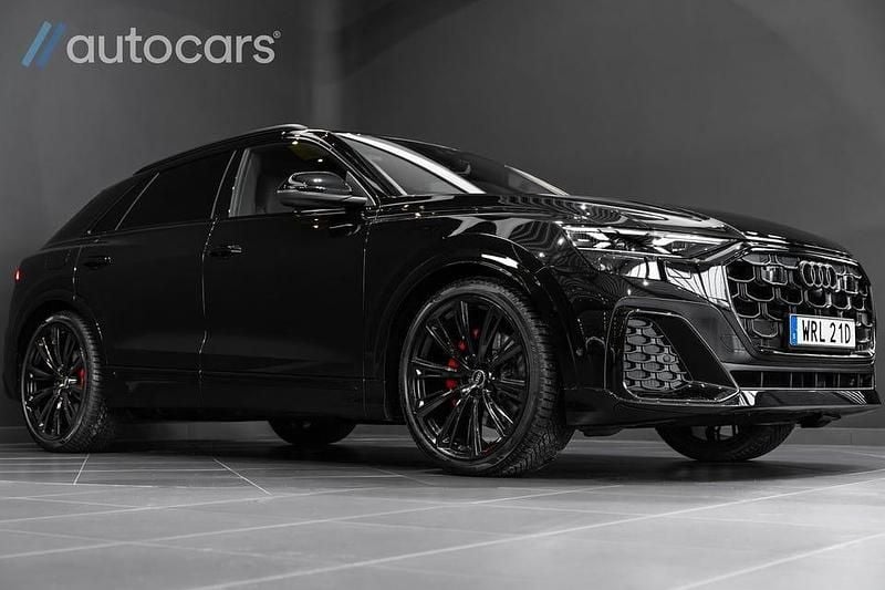 Svart Begagnad 2023 Audi Q8 S-Line SUV | 898 750 kr (Bra pris) - Bild 1/4