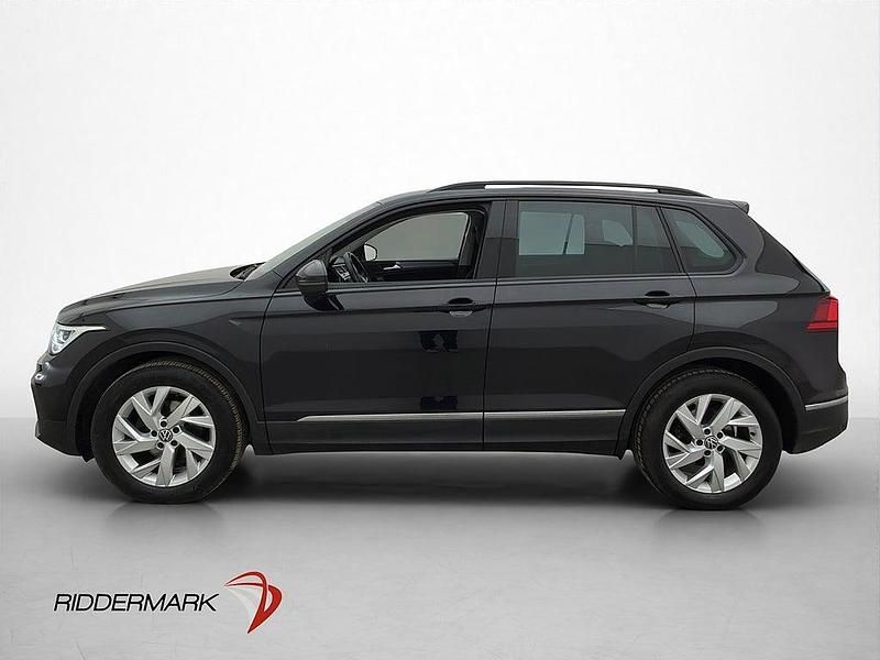 Begagnad VW Tiguan 150 HK (110 kW) 2023 Svart SUV